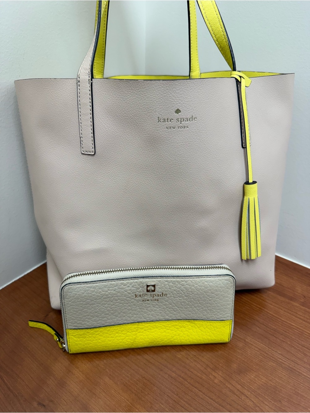 Kate Spade Reversible Tote with Coordinating Wallet Set